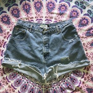 High waisted denim shorts distressed/frayed
